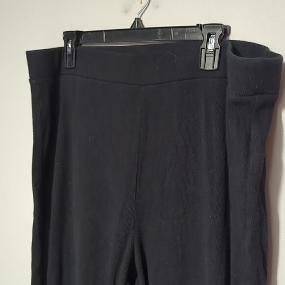 Riley & Rae Black Ribbed Wide Leg Leggings - Picture 2 of 5